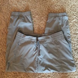 Atleta Capri Pants